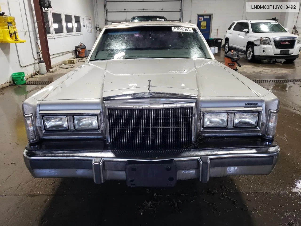 1LNBM83F1JY818492 1988 Lincoln Town Car Cartier