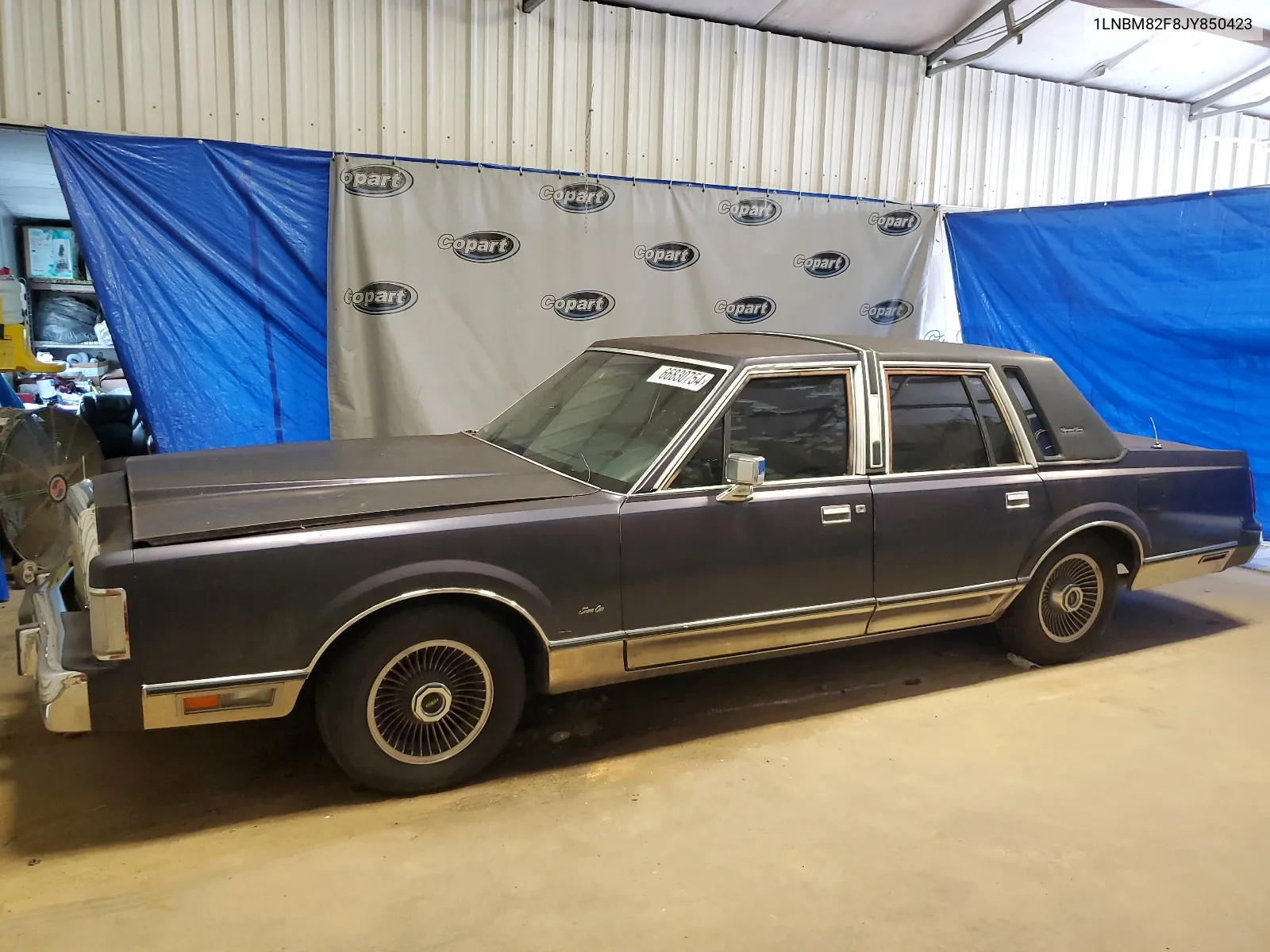 1988 Lincoln Town Car Signature VIN: 1LNBM82F8JY850423 Lot: 66830754