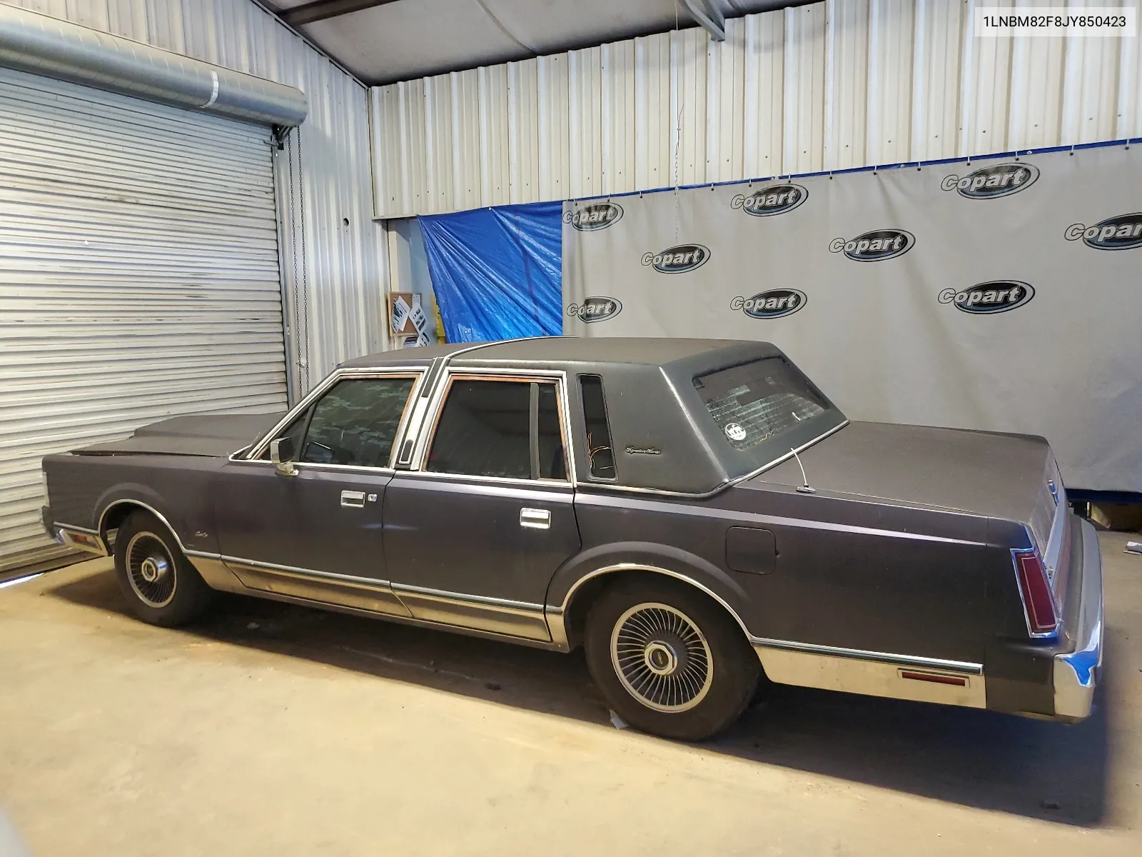 1988 Lincoln Town Car Signature VIN: 1LNBM82F8JY850423 Lot: 66830754