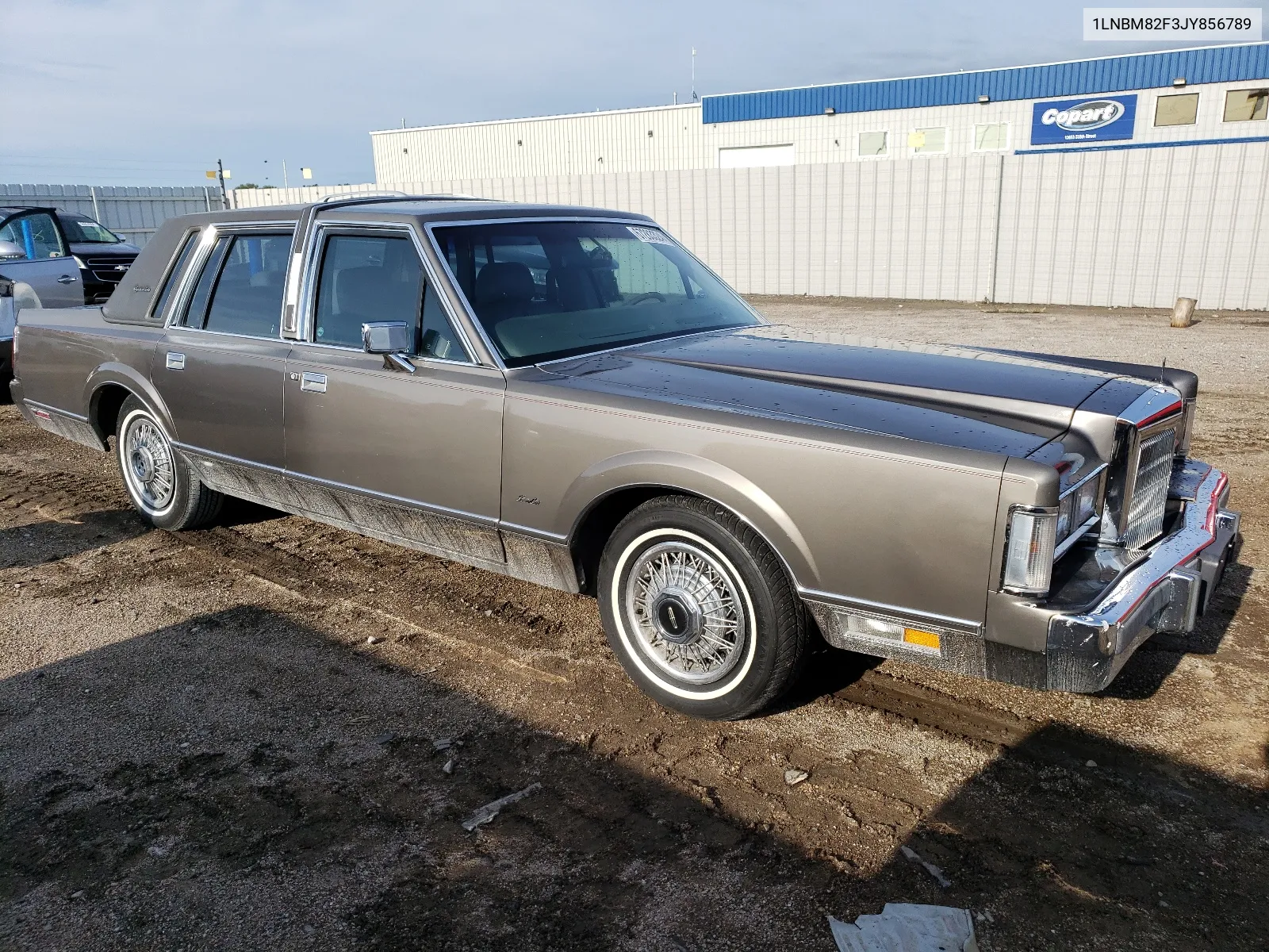 1LNBM82F3JY856789 1988 Lincoln Town Car Signature