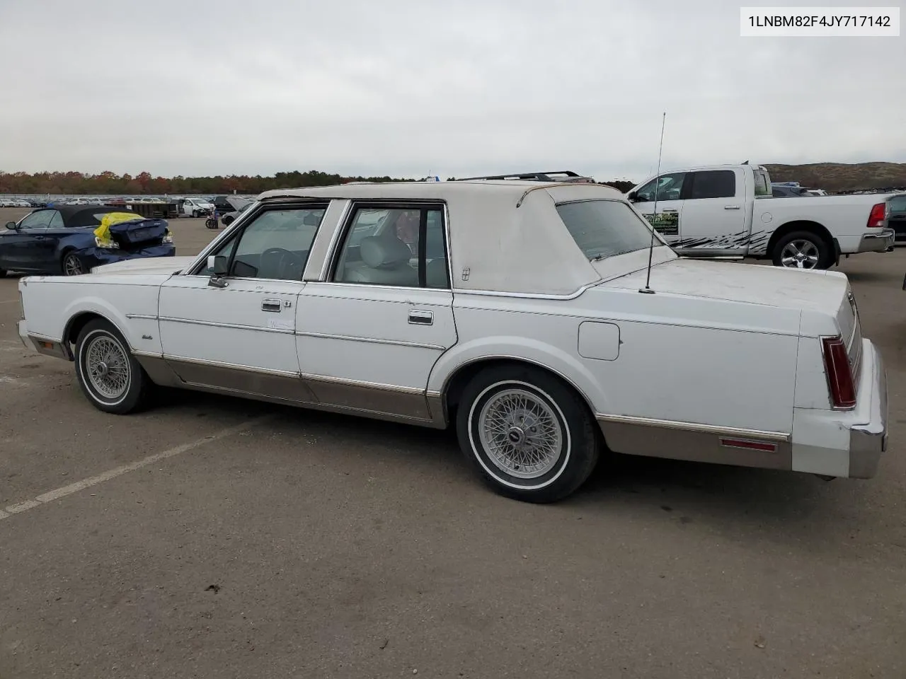 1988 Lincoln Town Car Signature VIN: 1LNBM82F4JY717142 Lot: 74691763