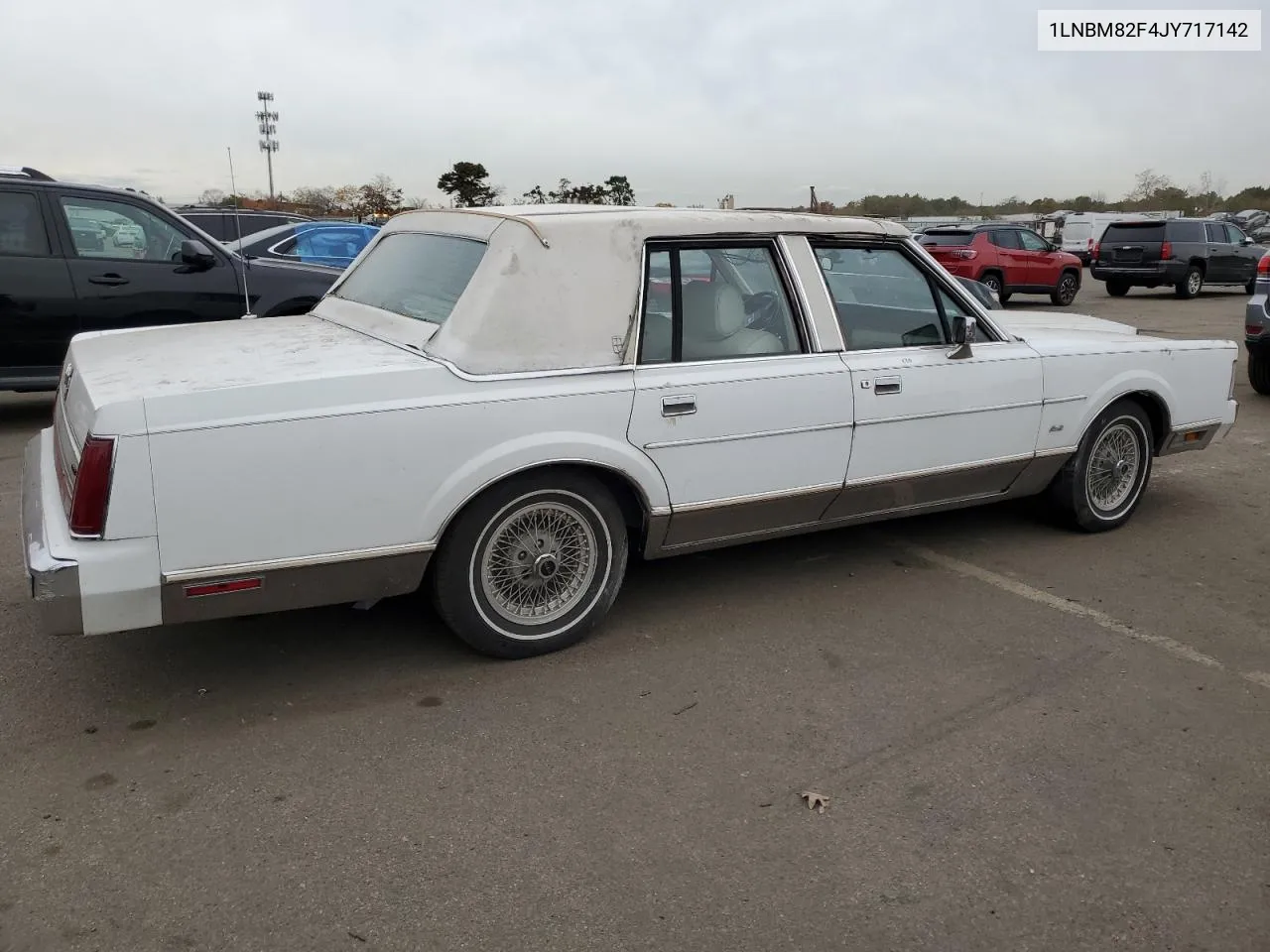 1LNBM82F4JY717142 1988 Lincoln Town Car Signature