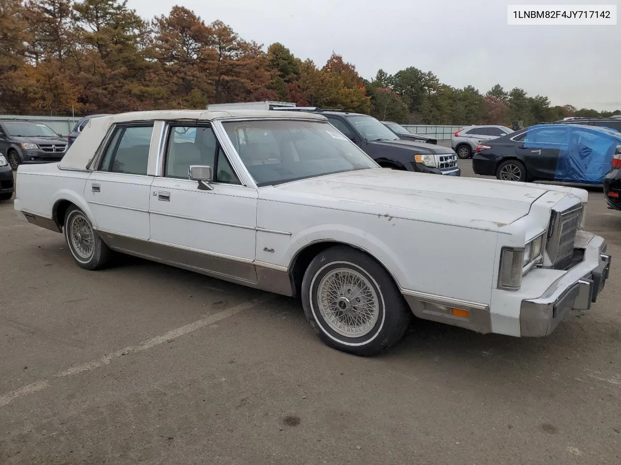 1LNBM82F4JY717142 1988 Lincoln Town Car Signature