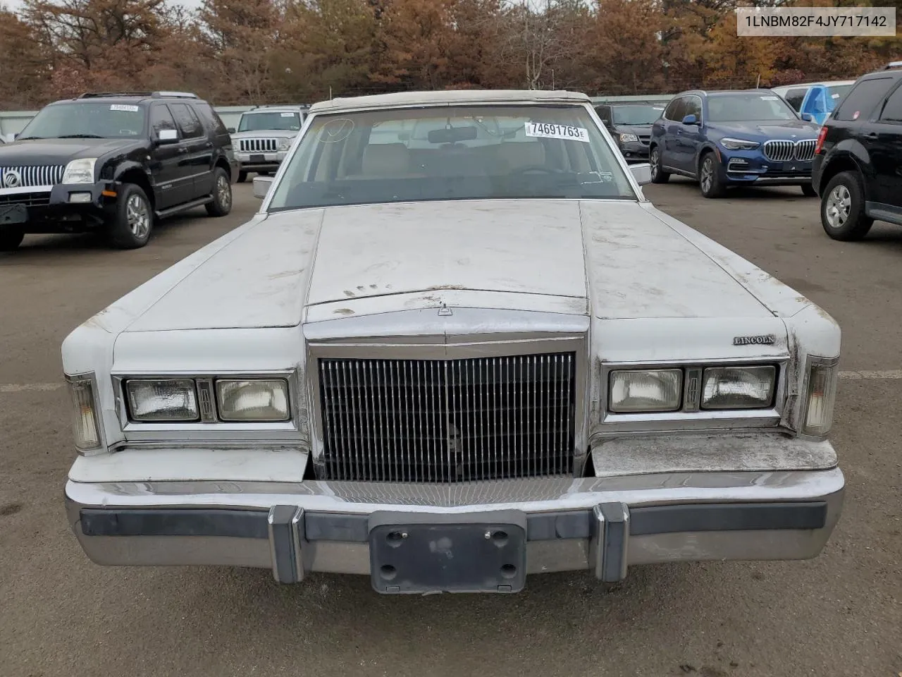 1988 Lincoln Town Car Signature VIN: 1LNBM82F4JY717142 Lot: 74691763