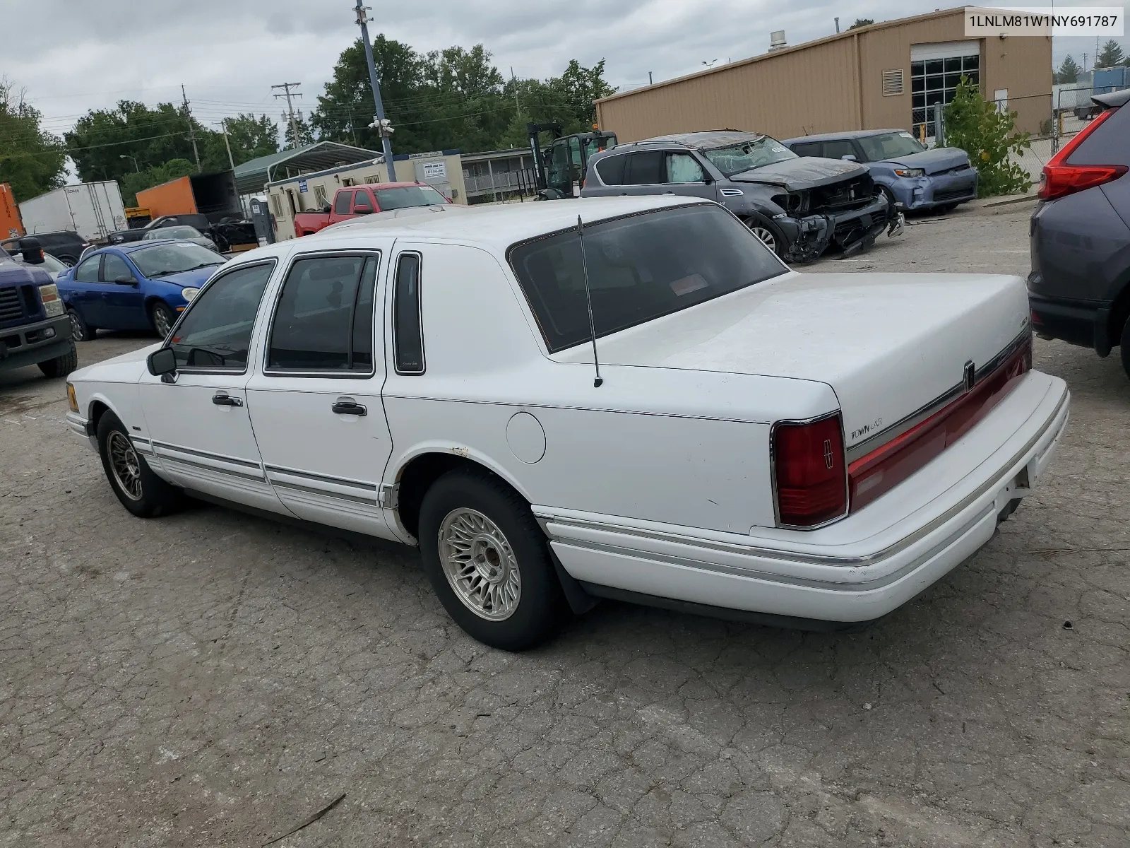 1992 Lincoln Town Car Executive VIN: 1LNLM81W1NY691787 Lot: 66381024