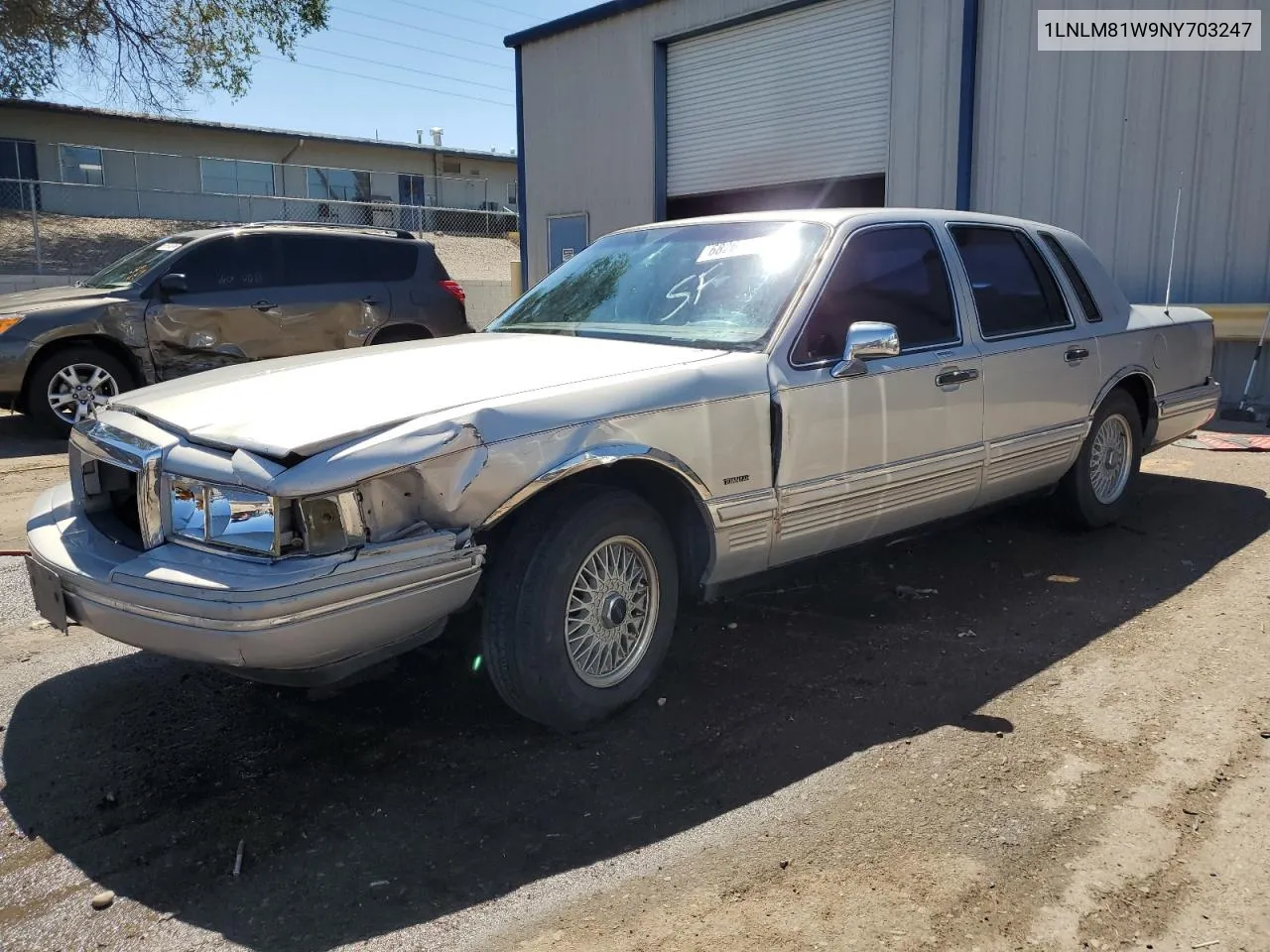 1992 Lincoln Town Car Executive VIN: 1LNLM81W9NY703247 Lot: 68267014