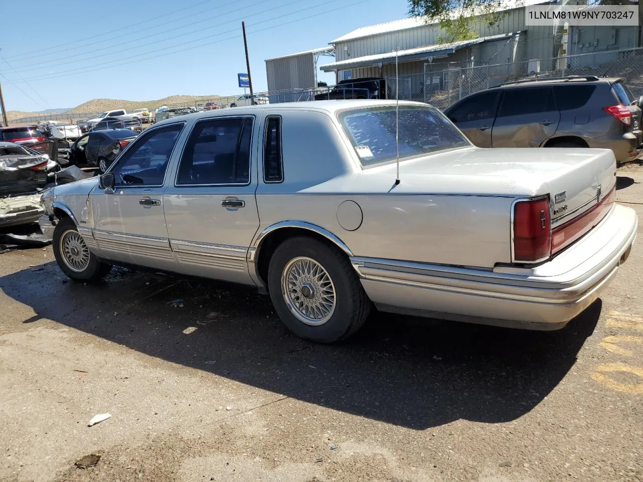 1992 Lincoln Town Car Executive VIN: 1LNLM81W9NY703247 Lot: 68267014