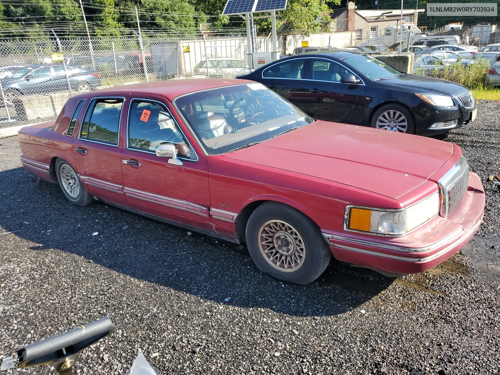 1994 Lincoln Town Car Signature VIN: 1LNLM82W0RY703934 Lot: 66701304