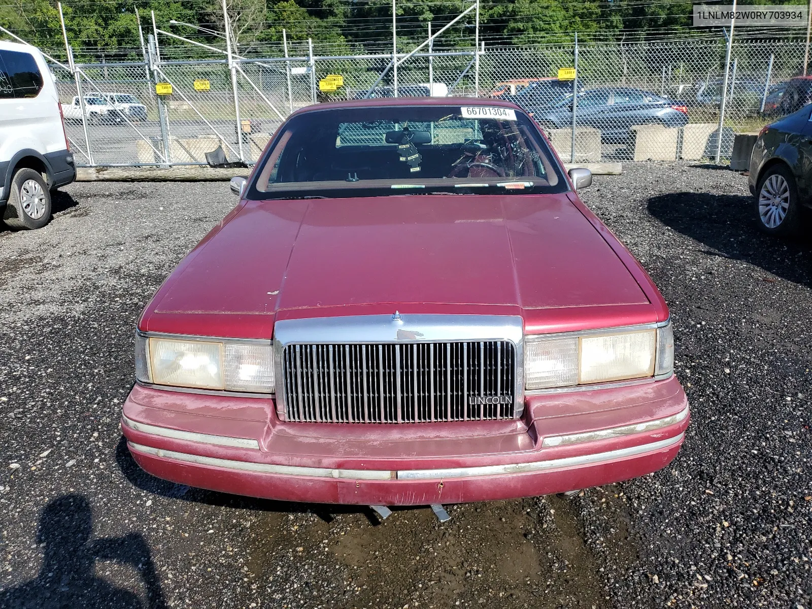 1994 Lincoln Town Car Signature VIN: 1LNLM82W0RY703934 Lot: 66701304