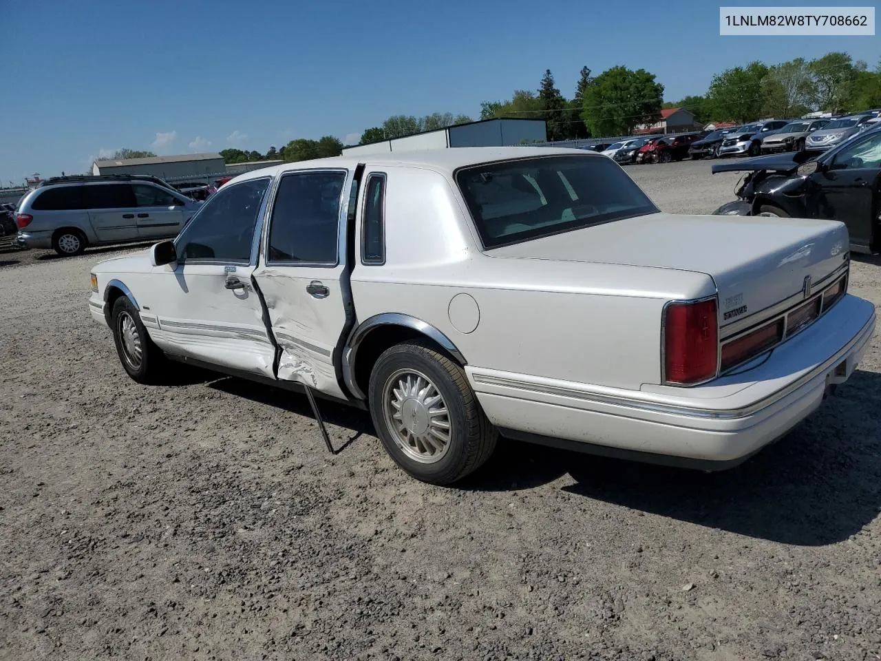 1LNLM82W8TY708662 1996 Lincoln Town Car Signature