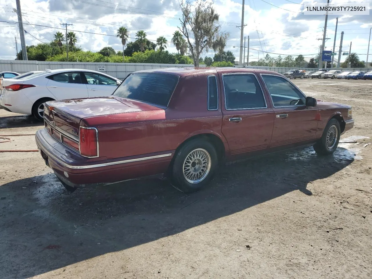 1LNLM82W3TY725921 1996 Lincoln Town Car Signature