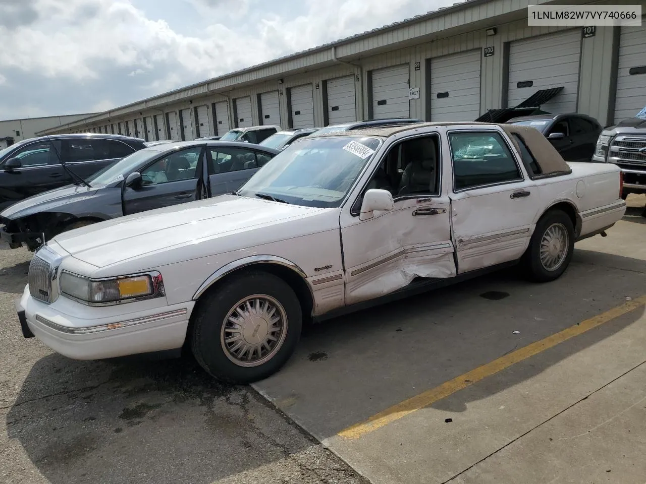 1LNLM82W7VY740666 1997 Lincoln Town Car Signature