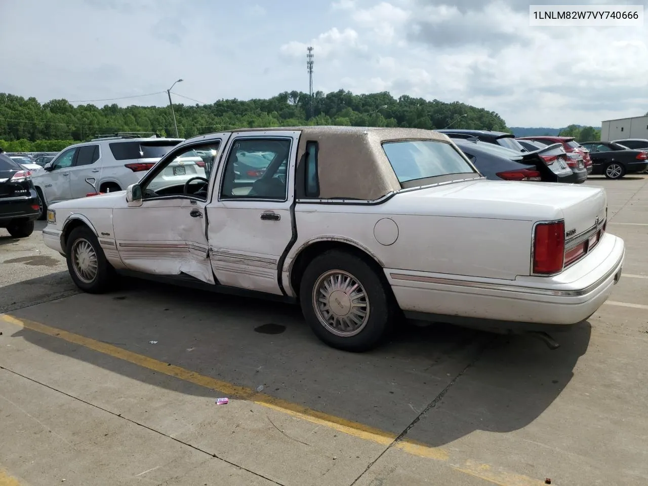 1LNLM82W7VY740666 1997 Lincoln Town Car Signature