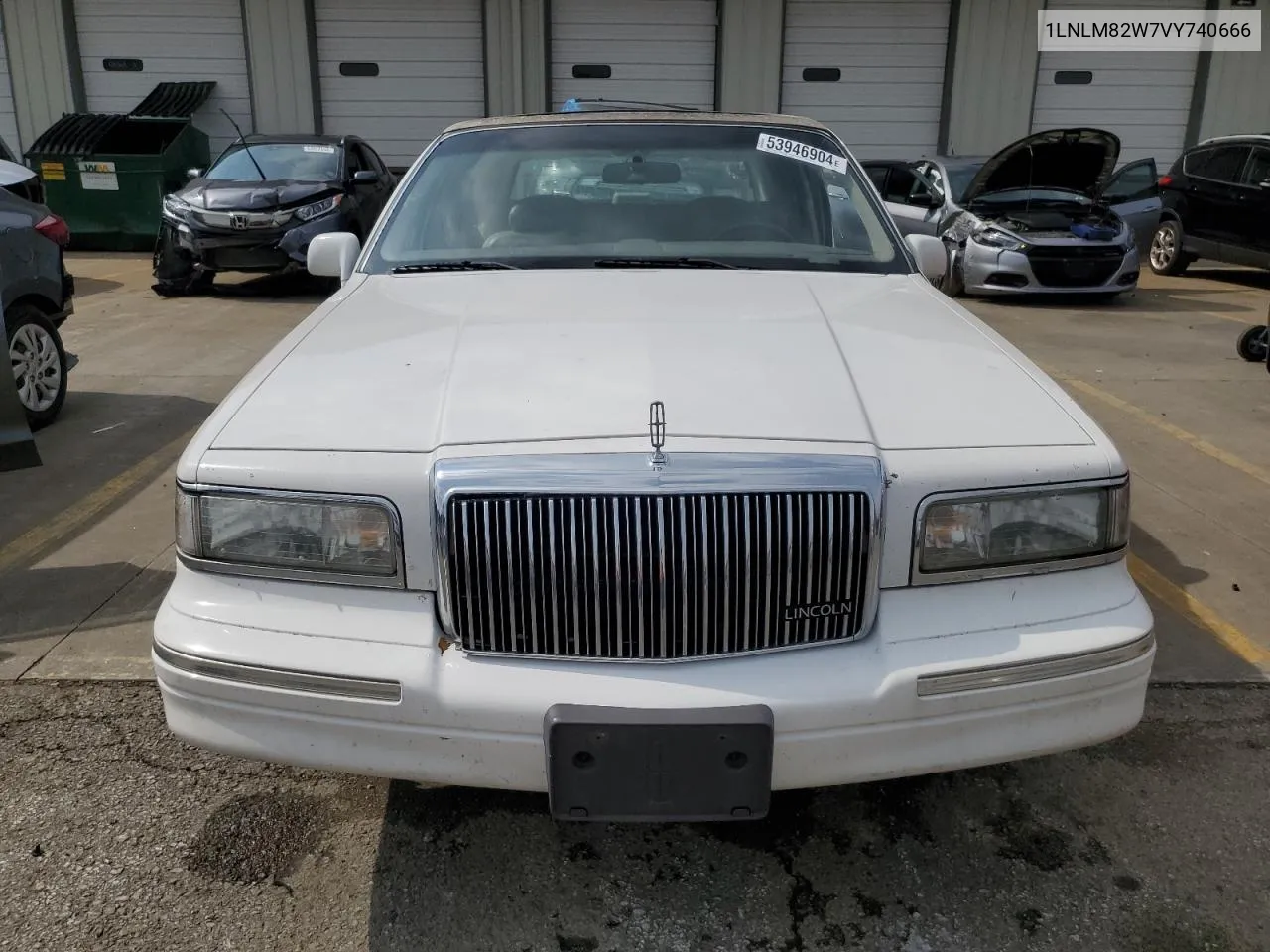 1997 Lincoln Town Car Signature VIN: 1LNLM82W7VY740666 Lot: 53946904