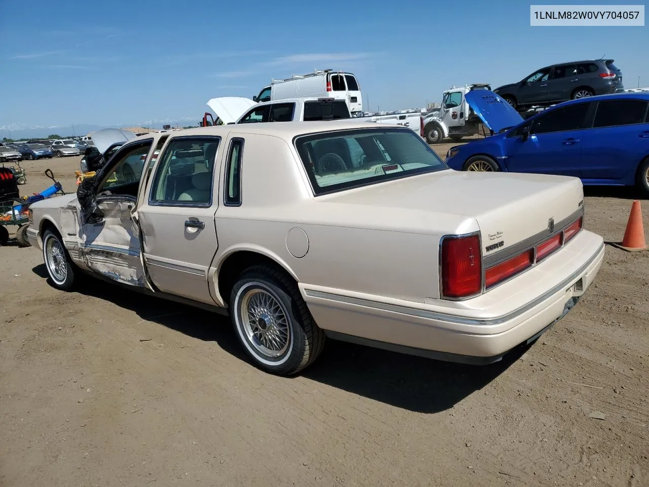 1LNLM82W0VY704057 1997 Lincoln Town Car Signature