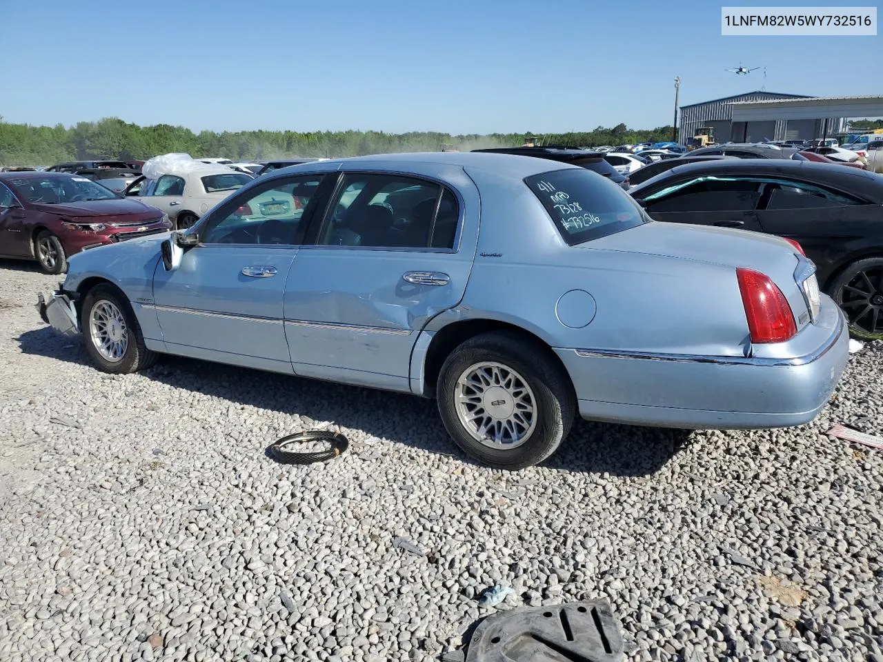 1998 Lincoln Town Car Signature VIN: 1LNFM82W5WY732516 Lot: 61384154