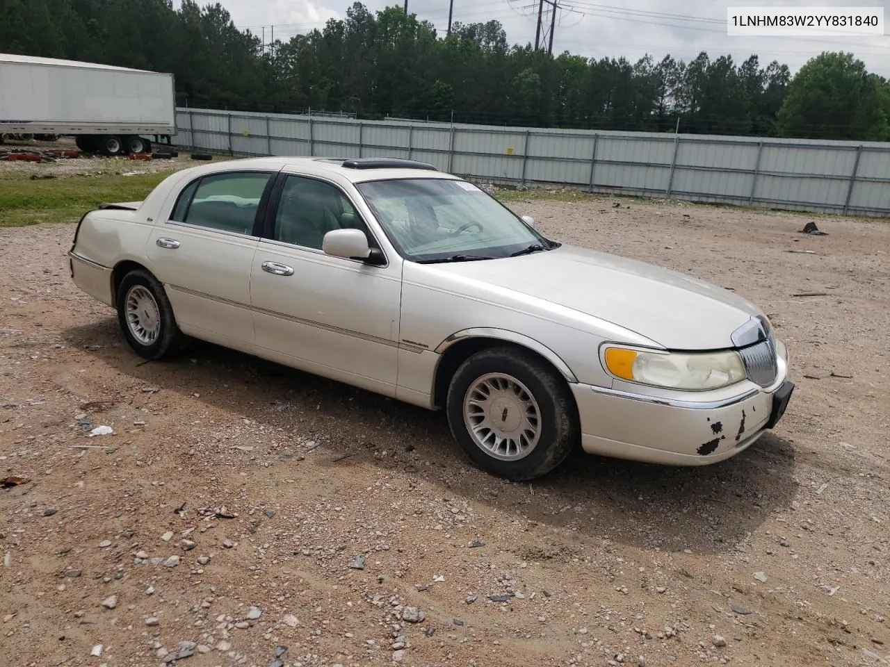 2000 Lincoln Town Car Cartier VIN: 1LNHM83W2YY831840 Lot: 53397504