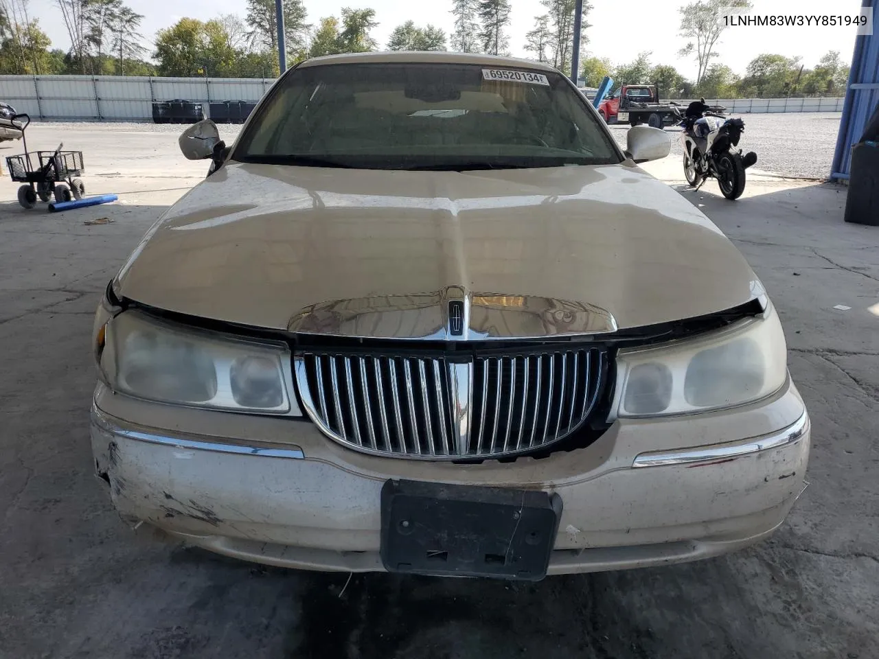 2000 Lincoln Town Car Cartier VIN: 1LNHM83W3YY851949 Lot: 69520134