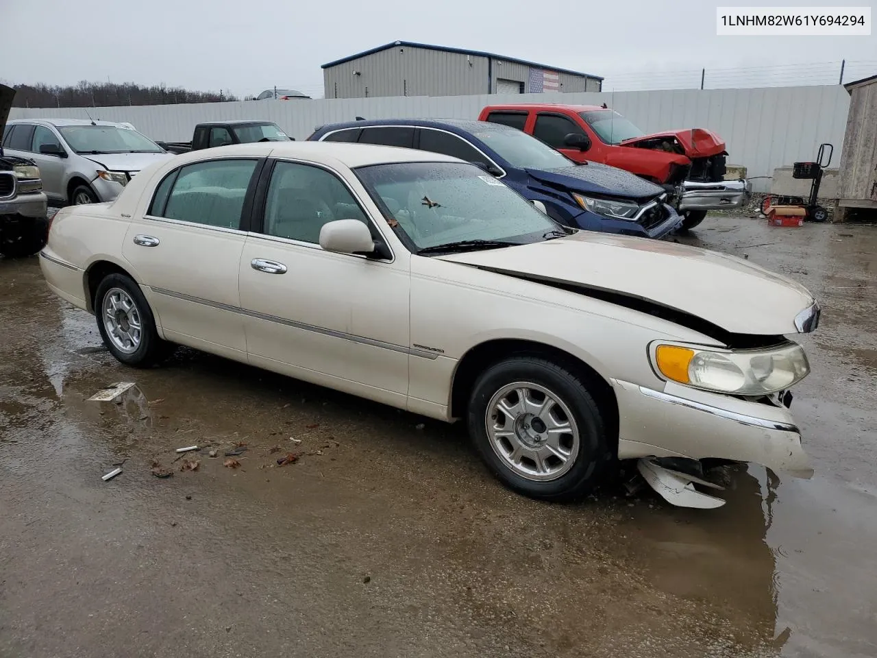 1LNHM82W61Y694294 2001 Lincoln Town Car Signature