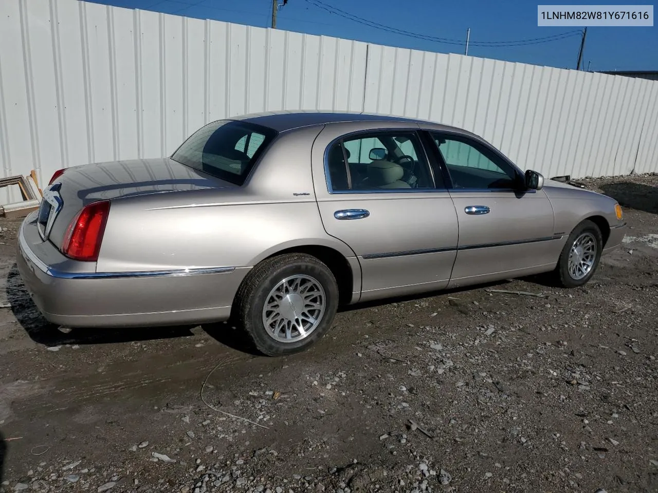 1LNHM82W81Y671616 2001 Lincoln Town Car Signature