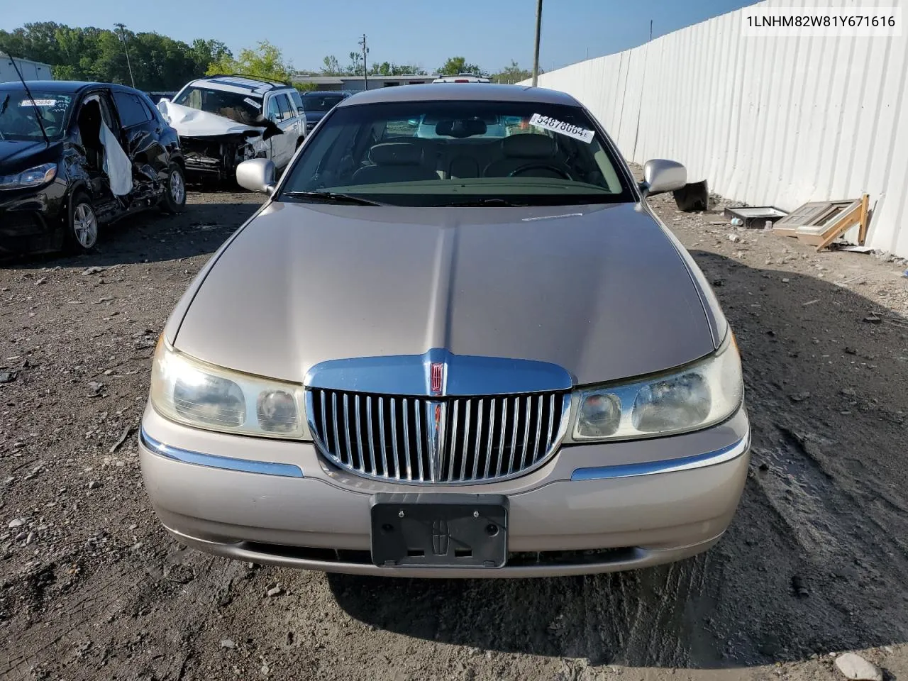 1LNHM82W81Y671616 2001 Lincoln Town Car Signature