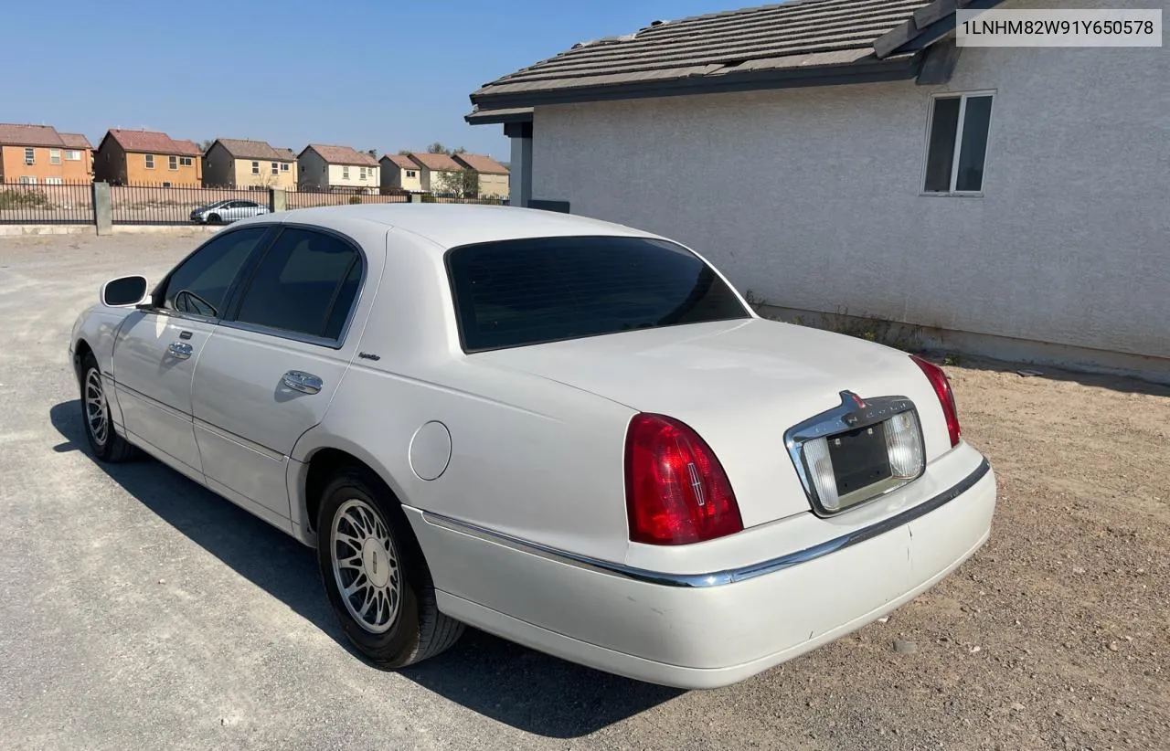 2001 Lincoln Town Car Signature VIN: 1LNHM82W91Y650578 Lot: 63146284