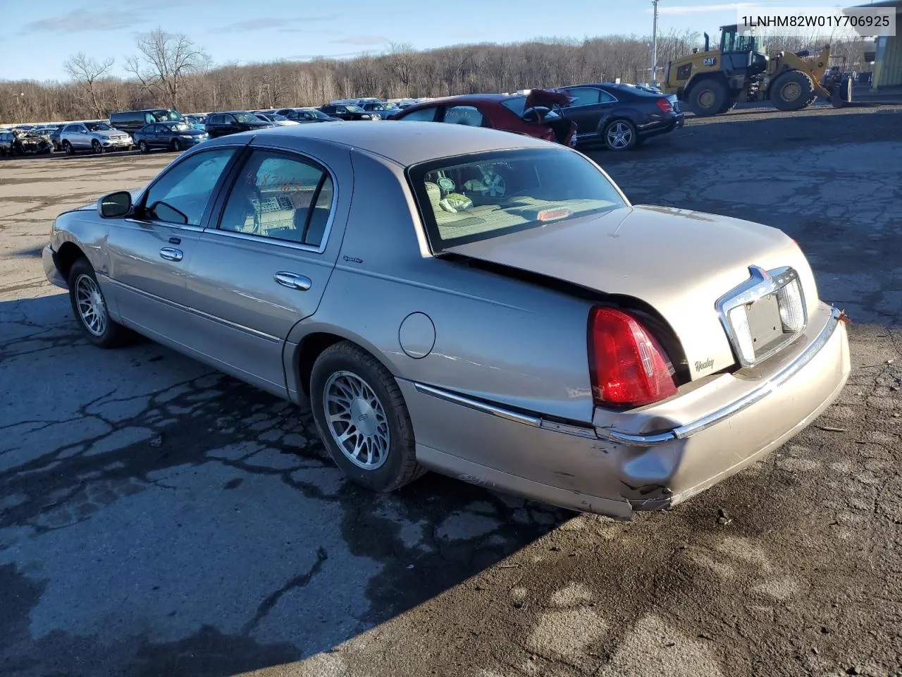 2001 Lincoln Town Car Signature VIN: 1LNHM82W01Y706925 Lot: 80871163