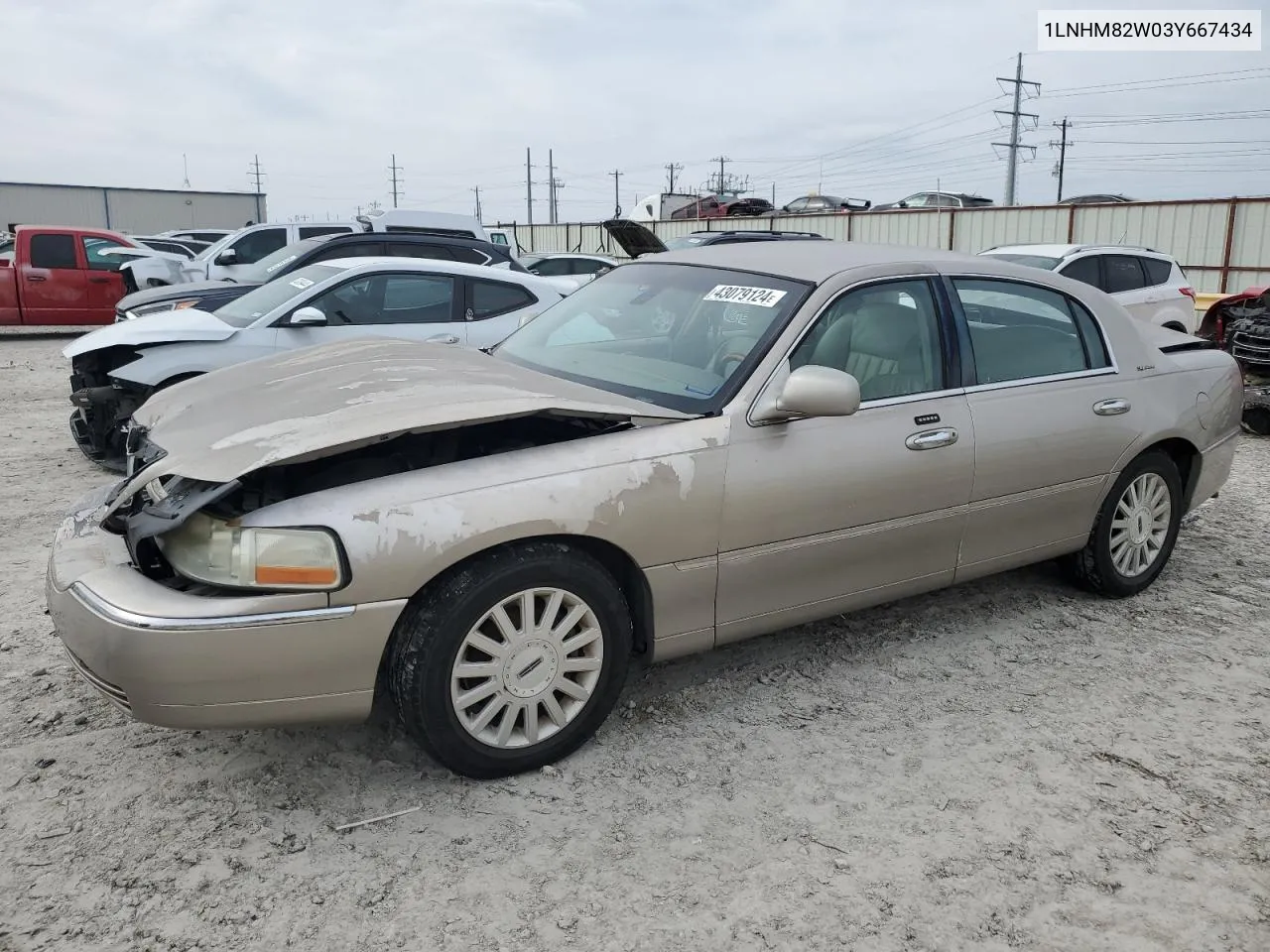 2003 Lincoln Town Car Signature VIN: 1LNHM82W03Y667434 Lot: 43079124