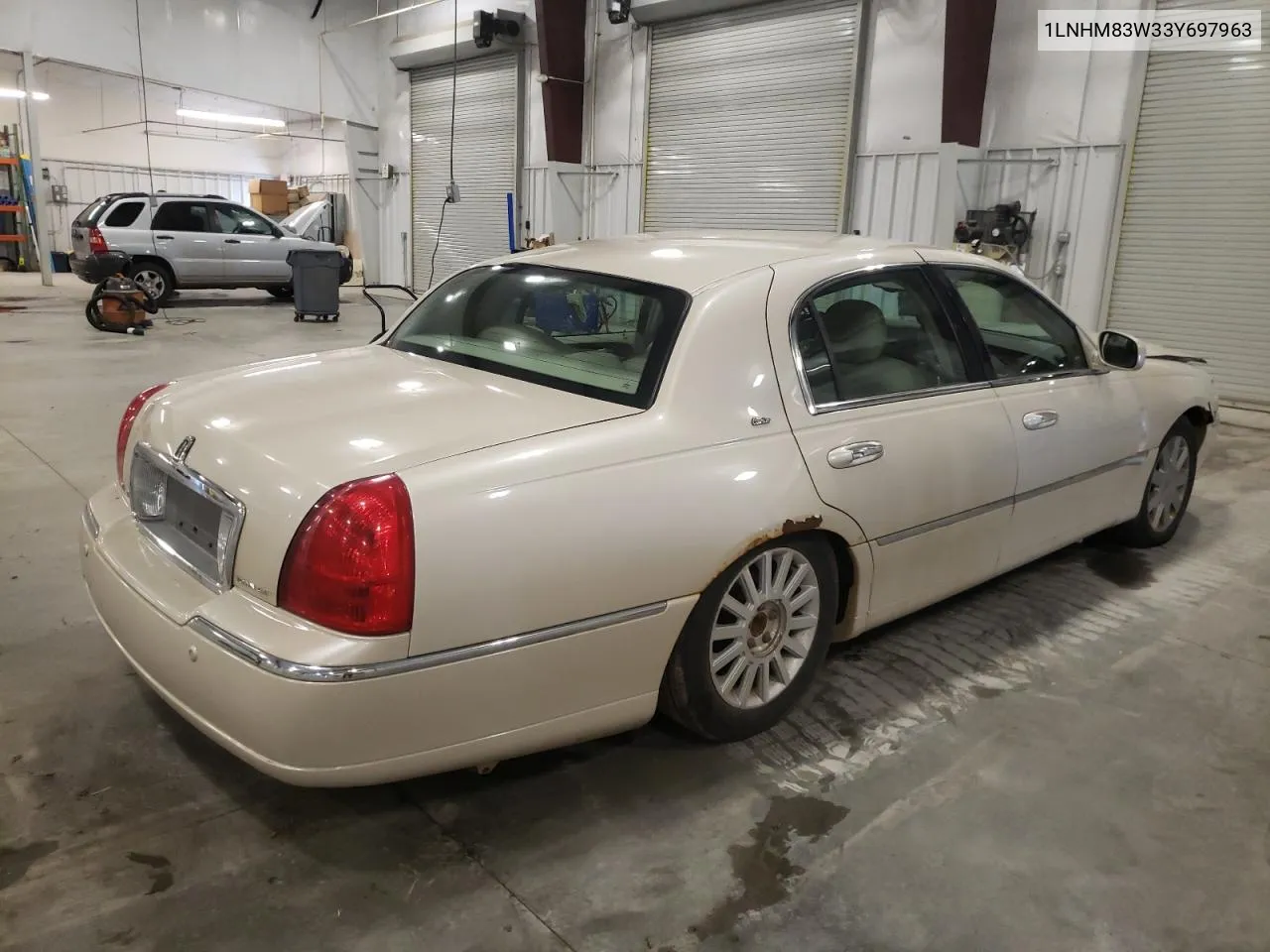 2003 Lincoln Town Car Cartier VIN: 1LNHM83W33Y697963 Lot: 51799184