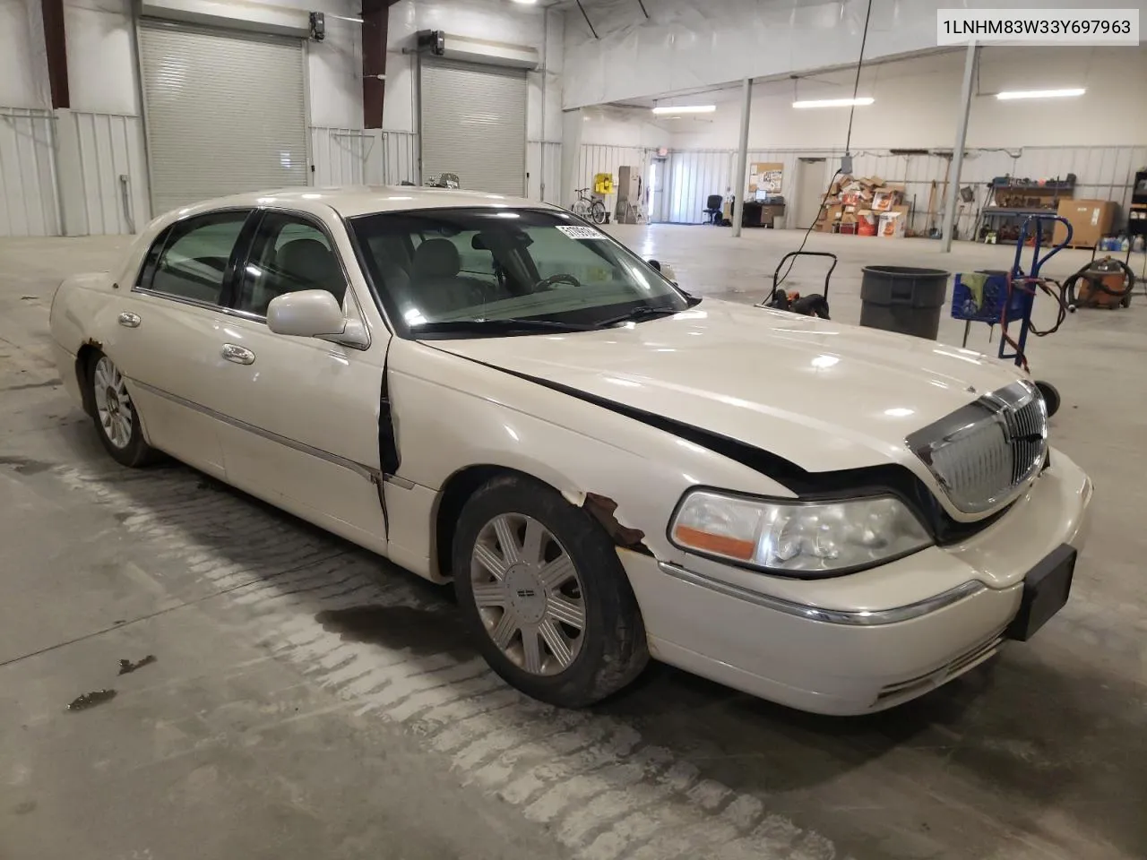 2003 Lincoln Town Car Cartier VIN: 1LNHM83W33Y697963 Lot: 51799184