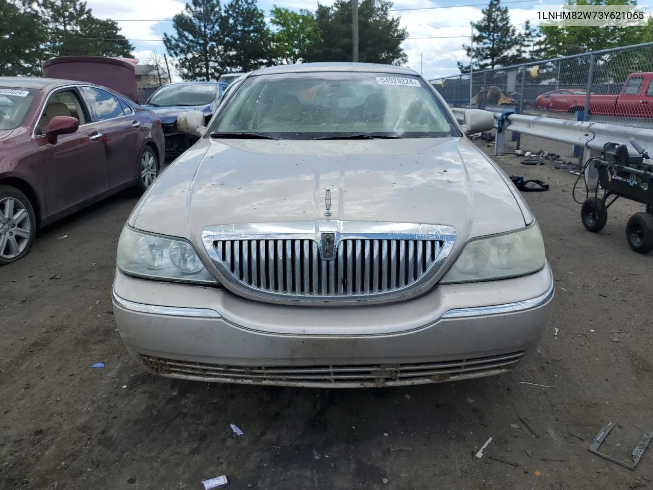 1LNHM82W73Y621065 2003 Lincoln Town Car Signature