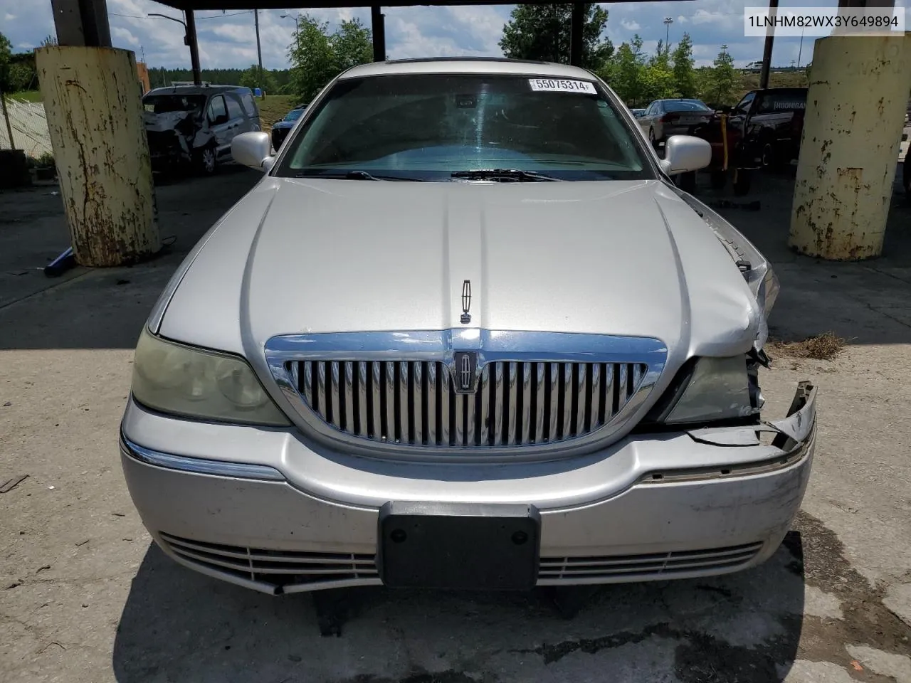 1LNHM82WX3Y649894 2003 Lincoln Town Car Signature