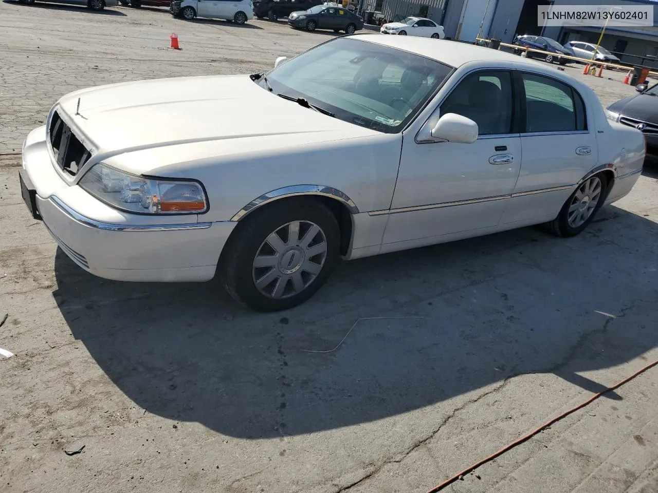 2003 Lincoln Town Car Signature VIN: 1LNHM82W13Y602401 Lot: 56820224