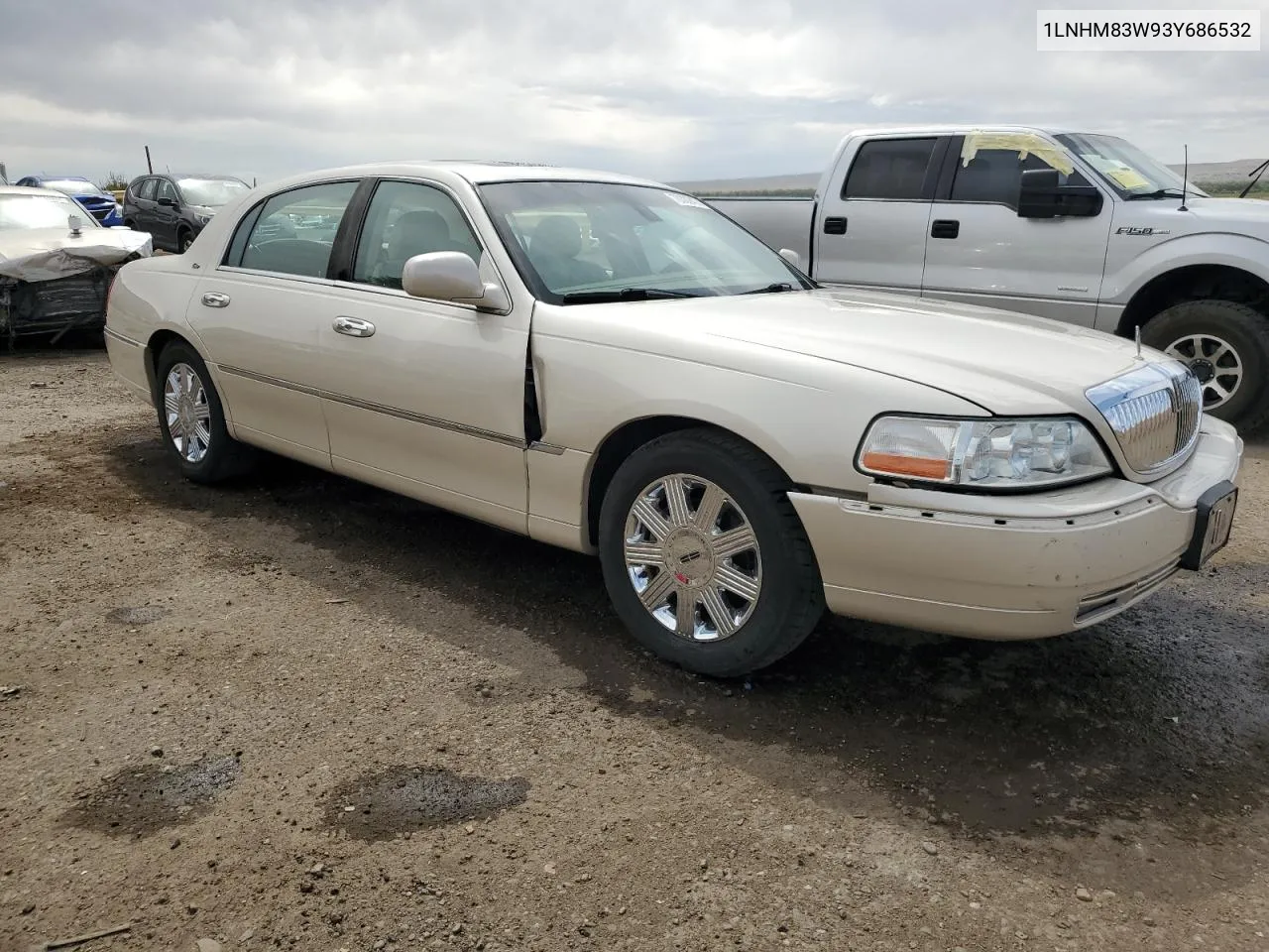 1LNHM83W93Y686532 2003 Lincoln Town Car Cartier