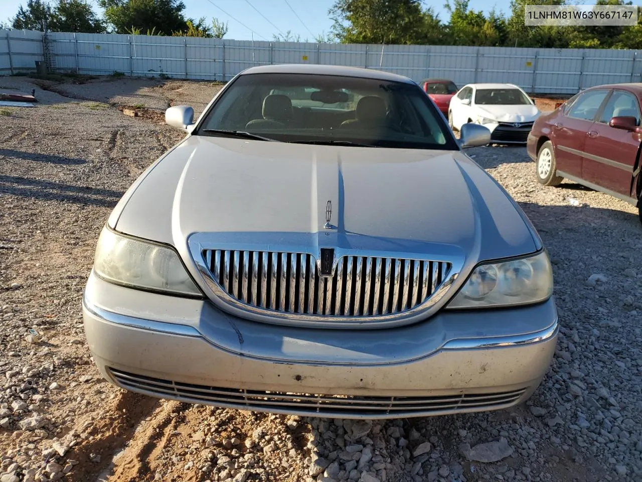 2003 Lincoln Town Car Executive VIN: 1LNHM81W63Y667147 Lot: 70922254