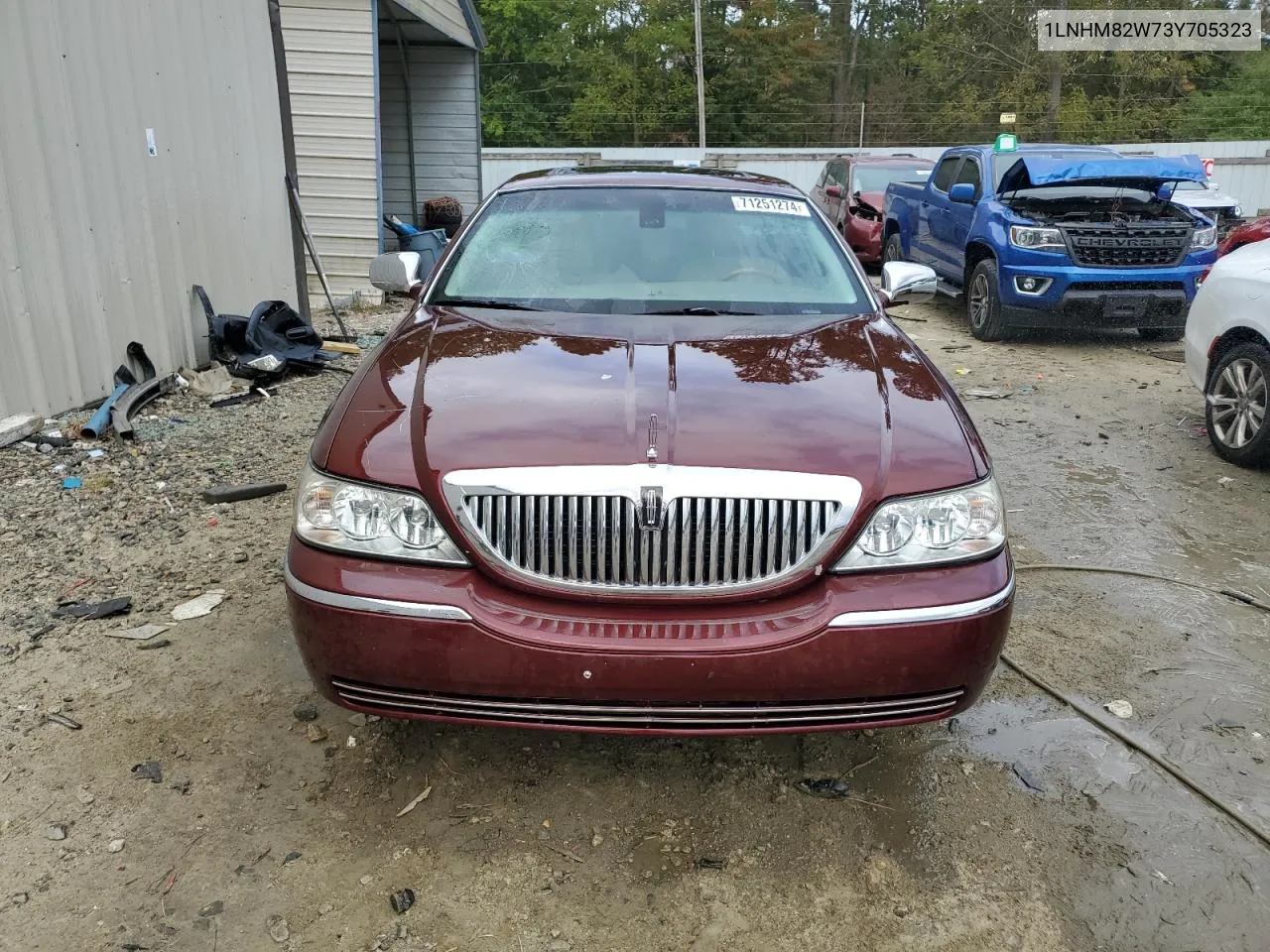 2003 Lincoln Town Car Signature VIN: 1LNHM82W73Y705323 Lot: 71251274