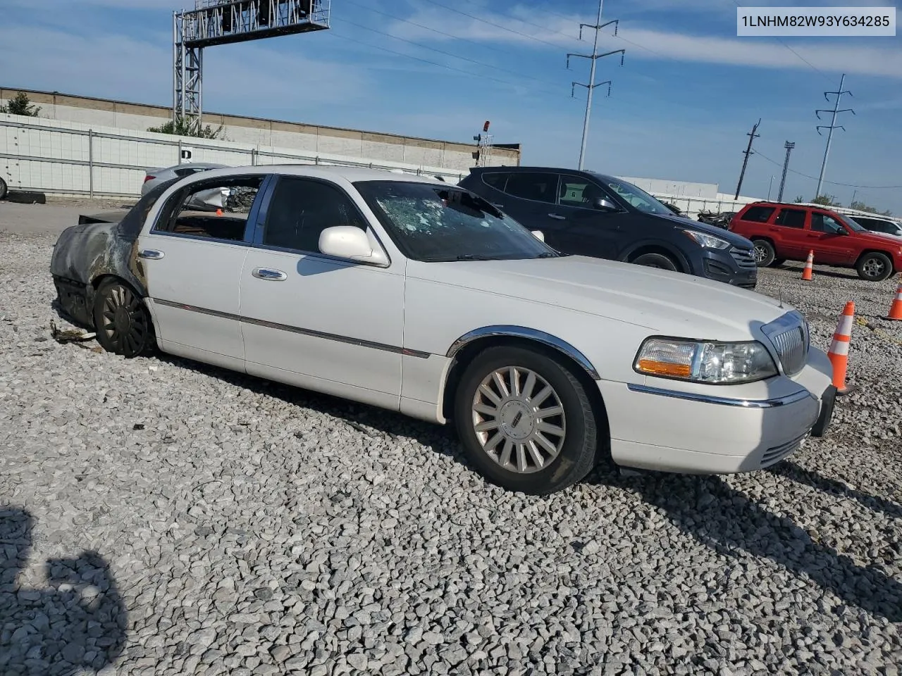 1LNHM82W93Y634285 2003 Lincoln Town Car Signature