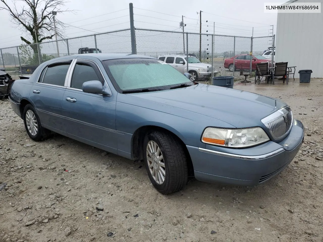 2004 Lincoln Town Car Executive VIN: 1LNHM81W84Y686994 Lot: 53449134