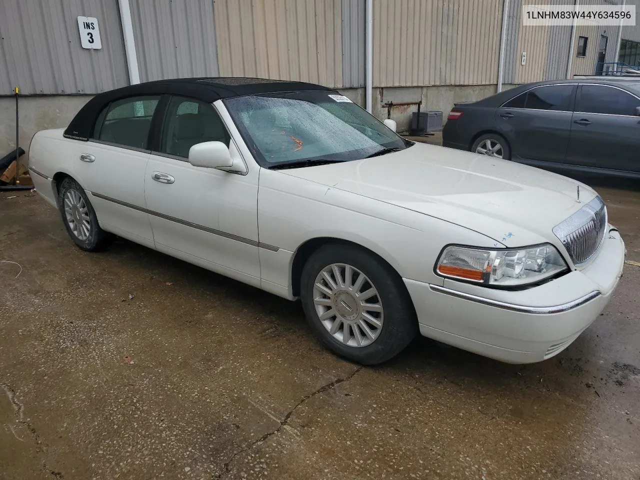 1LNHM83W44Y634596 2004 Lincoln Town Car Ultimate