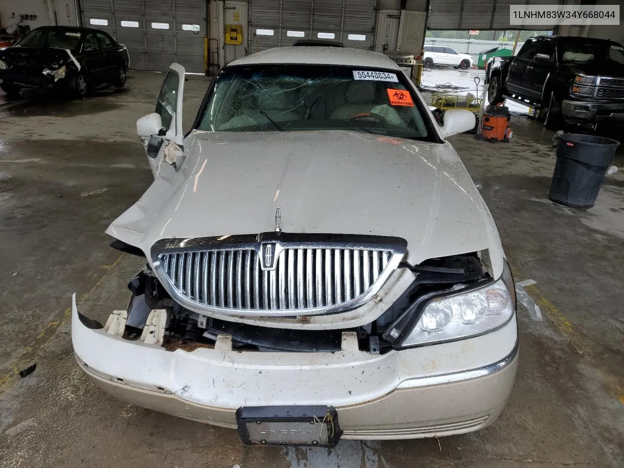 2004 Lincoln Town Car Ultimate VIN: 1LNHM83W34Y668044 Lot: 55448634