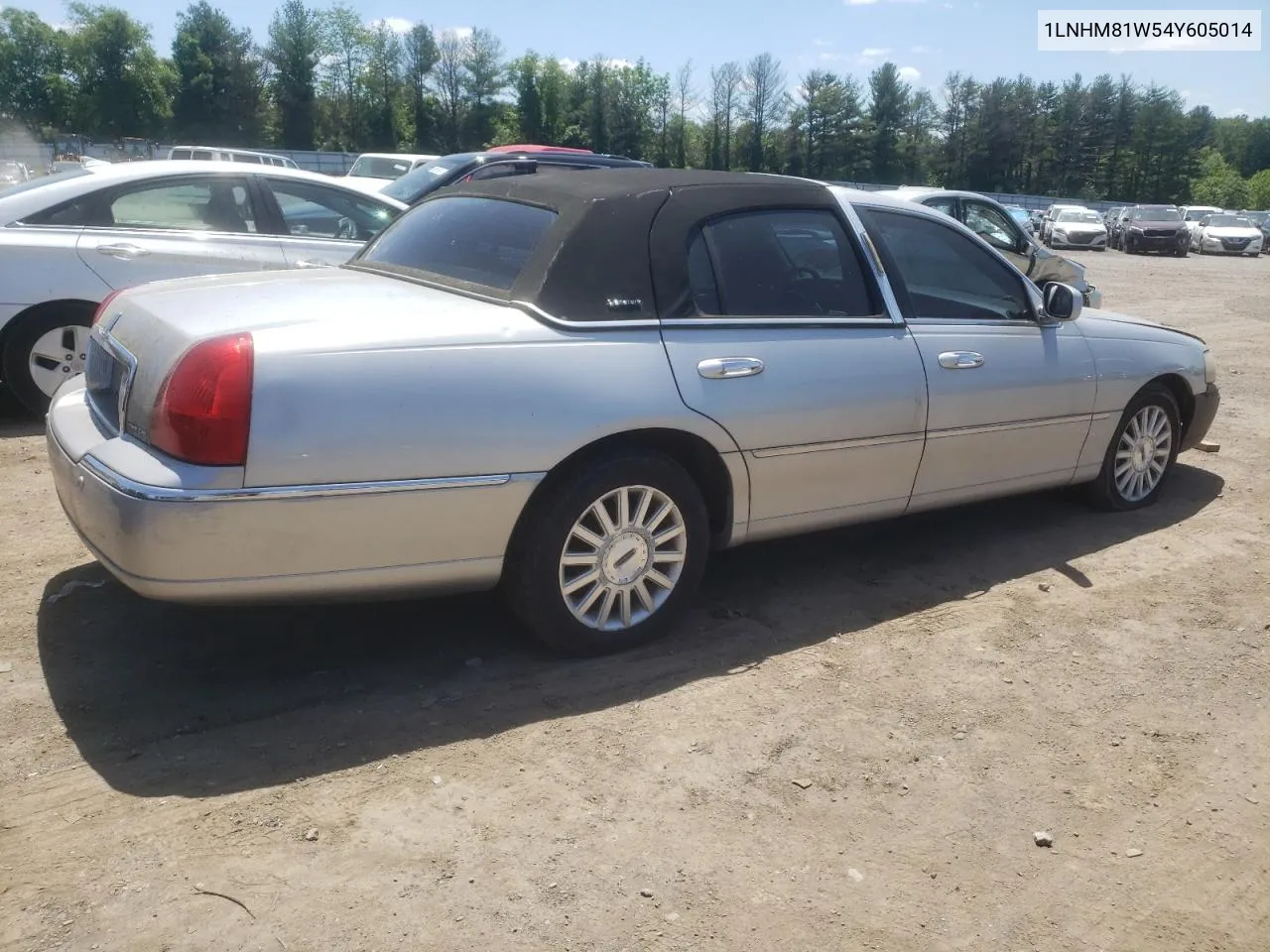 1LNHM81W54Y605014 2004 Lincoln Town Car Executive