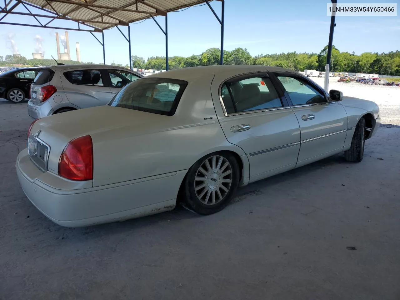 1LNHM83W54Y650466 2004 Lincoln Town Car Ultimate