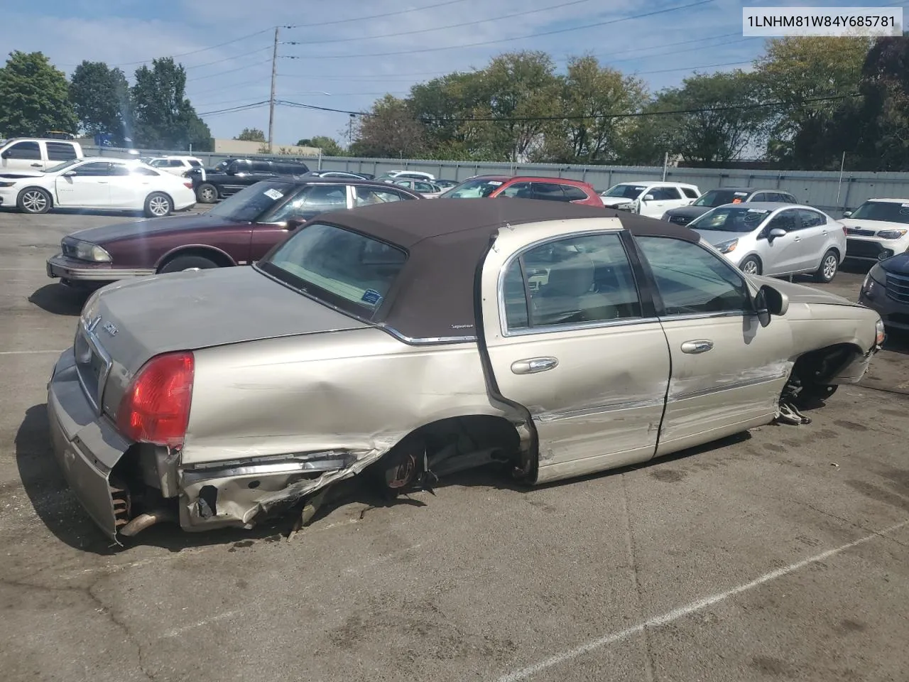 2004 Lincoln Town Car Executive VIN: 1LNHM81W84Y685781 Lot: 71829314