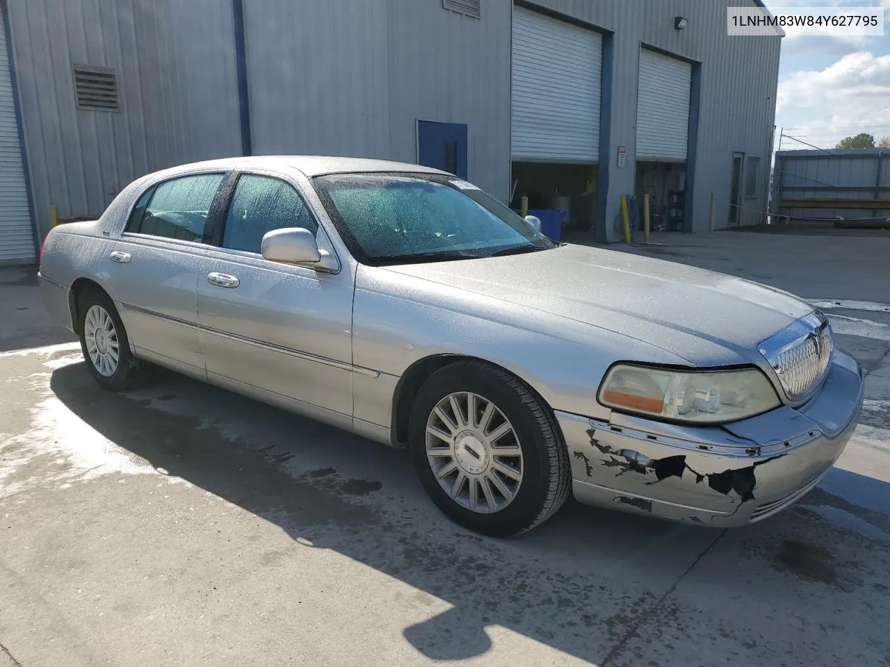 1LNHM83W84Y627795 2004 Lincoln Town Car Ultimate