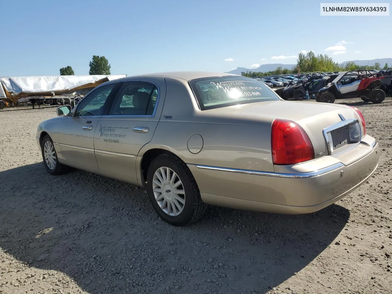 1LNHM82W85Y634393 2005 Lincoln Town Car Signature Limited