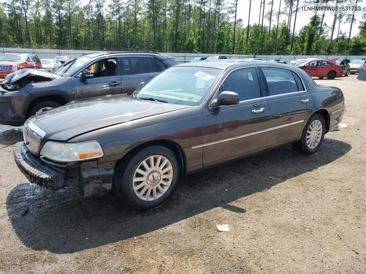 1LNHM81W05Y631733 2005 Lincoln Town Car Signature