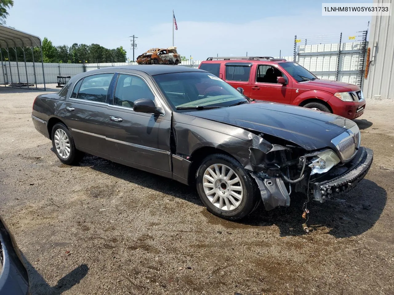 1LNHM81W05Y631733 2005 Lincoln Town Car Signature