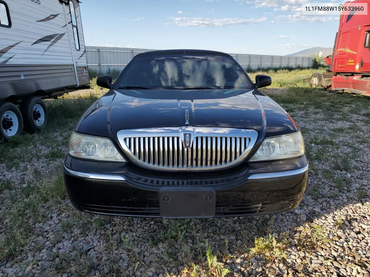 2005 Lincoln Town Car Executive VIN: 1L1FM88W15Y633960 Lot: 54557134