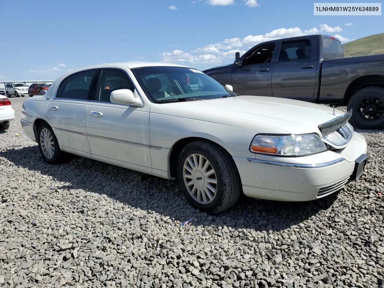 1LNHM81W25Y634889 2005 Lincoln Town Car Signature