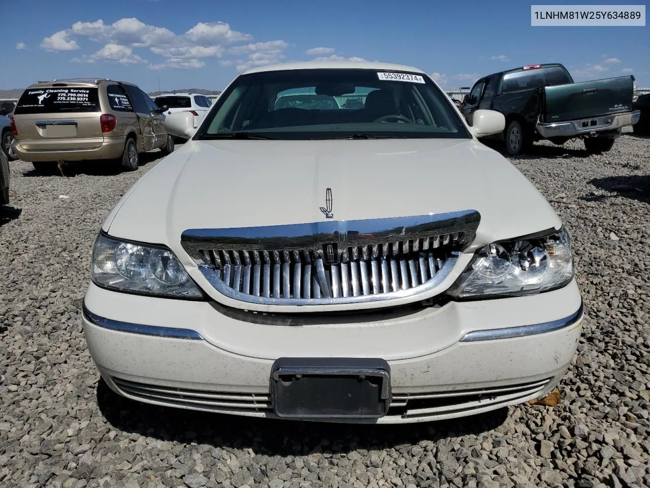 2005 Lincoln Town Car Signature VIN: 1LNHM81W25Y634889 Lot: 55392374